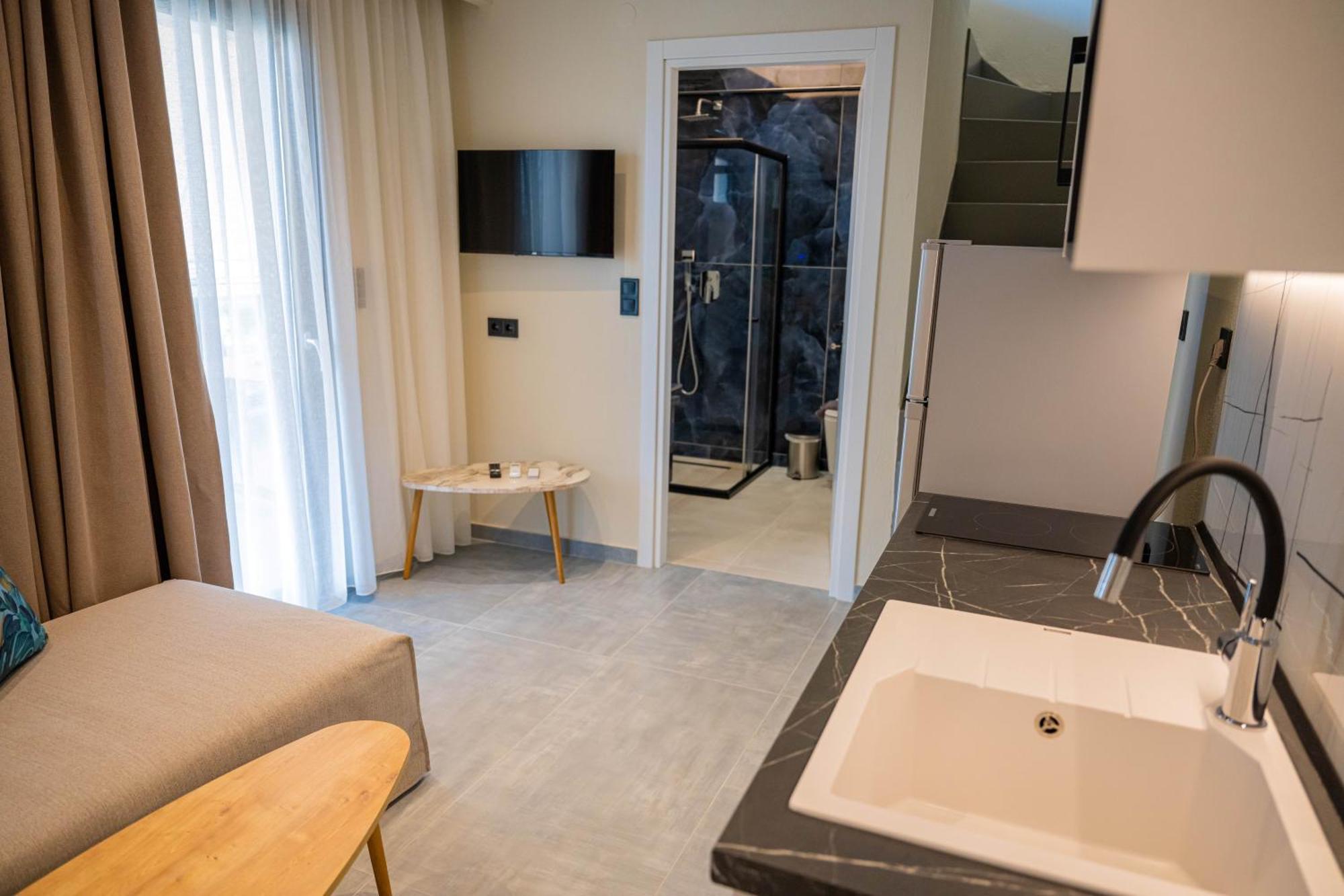Fay Suites Flogita Eksteriør billede